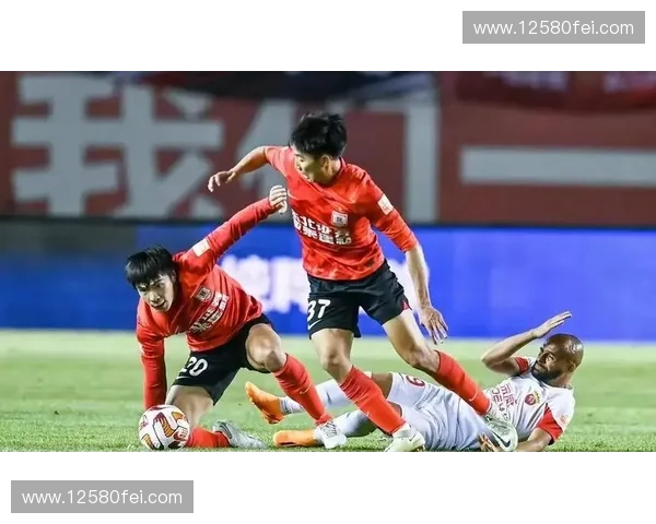 今日中超联赛精彩对决激战正酣 多支球队为争夺冠军全力以赴